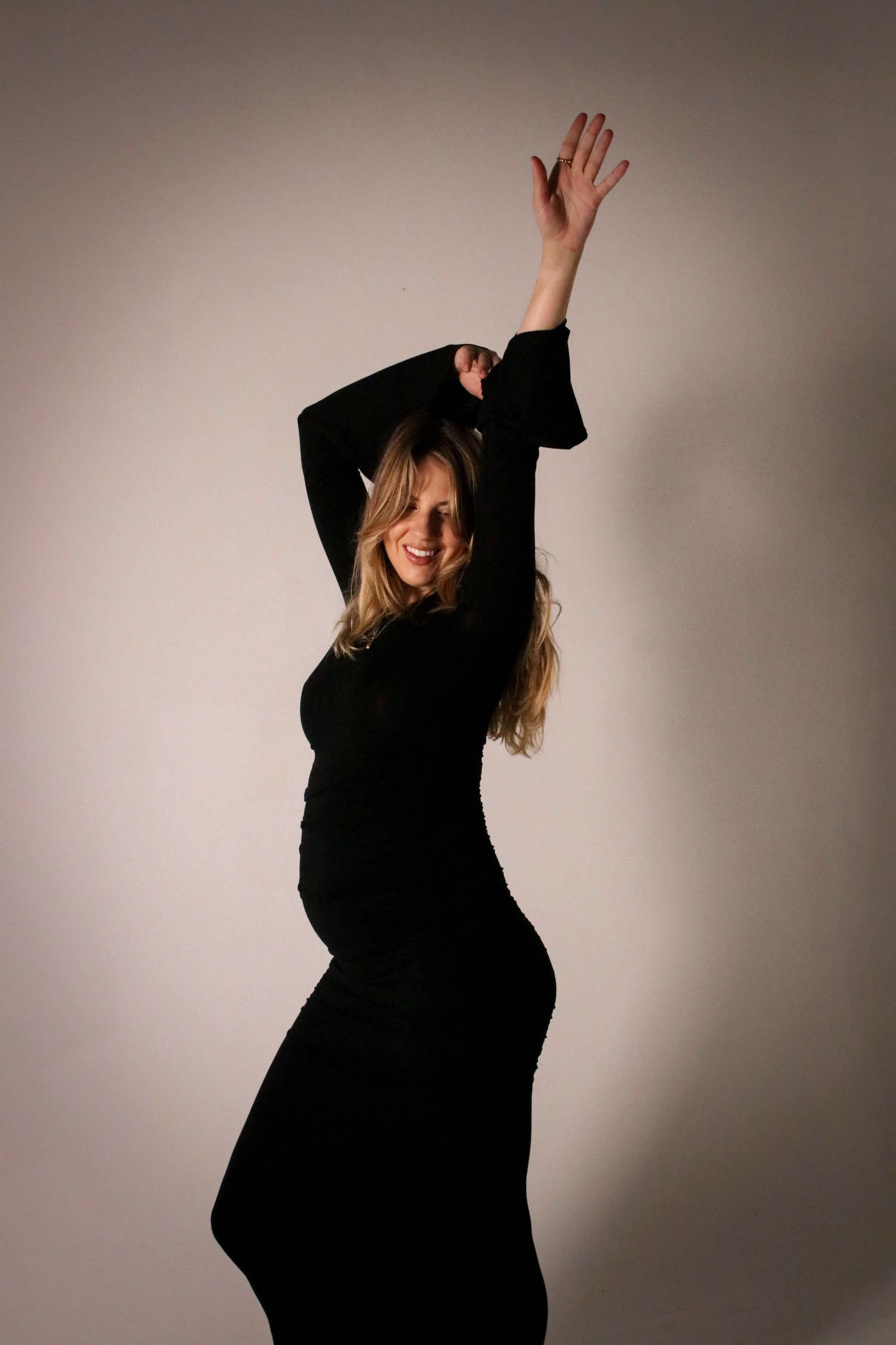 Ivana, maternity studio session in Malta
